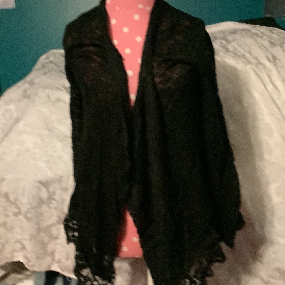 No Boundaries Women’s Black Shrug/Cardigan Size S